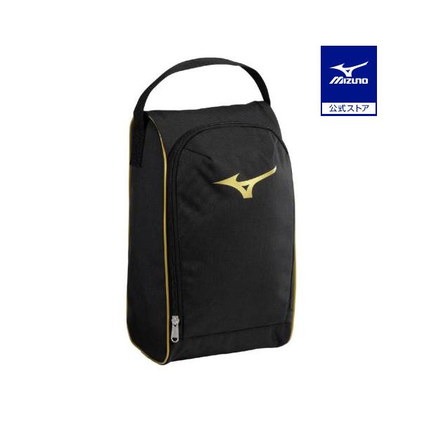 大きな開口部でシューズを入れやすい設計