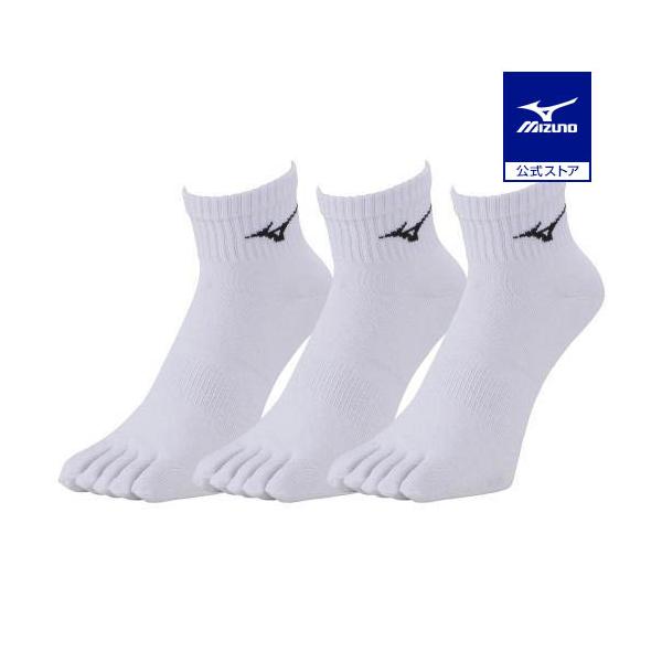 定番の3足組ショート丈5本指ソックス。