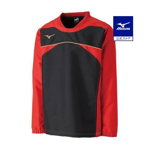 人気のタフブレーカーに新デザイン登場。コンタクトの激しいスポーツに。（モデル身長186cm、Lサイズ着用）