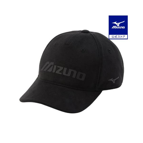 「フェアウエーで際立つ、機能美と洗練されたゴルフウエア」ゴルフの機能性を追求し、洗練されたスタイルを見事に融合させた新しいスタイルフェアウエーで輝く――それが、洗練された大人の選択