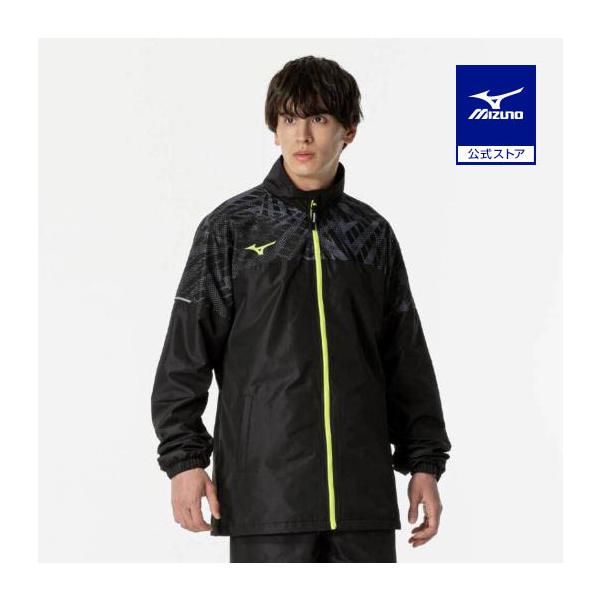 吸湿発熱素材「ブレスサーモ」採用の温かいアウター。体の水分を吸湿して発熱、温かさをキープします。