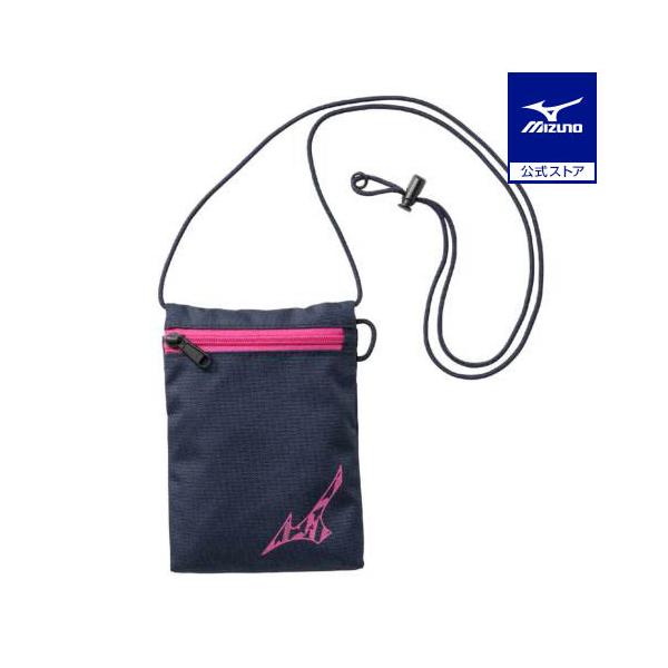 スマホや小物を入れて持ち歩けるネックポーチ