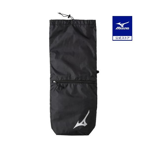 シューズやアクセサリーも入るコンパクトなラケットケースです。