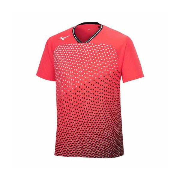 肩部分の縫い目を極力なくしたこだわりのパターンです。生地は汗を早く吸って、汗を早く乾かす素材を使用しています。ユニセックスサイズでシルエットは、スタンダードフィットシルエットで体のラインが出過ぎないタイプです。