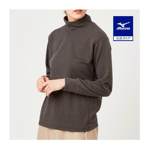 ストレッチ性のあるブレスサーモ生地でインナーとしても重宝するシャツ。