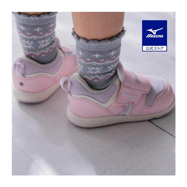 もっと遊ぼう、もっと動こう！圧倒的に履かせやすい、特許取得のピットイン構造。子供靴 子供用 幼児 保育園 幼稚園 運動会 発表会 入園 卒園 男の子 女の子 シンプル かわいい おしゃれ かっこいい 誕生日 ギフト プレゼント 贈り物 セカ...