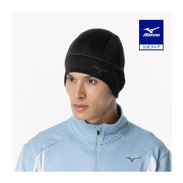 発熱素材「ブレスサーモ」を使用したビーニーキャップ。シンプルな見た目で頭周りをスッキリと見せてくれ、再帰反射プリント付きで夜のランニングもサポート。