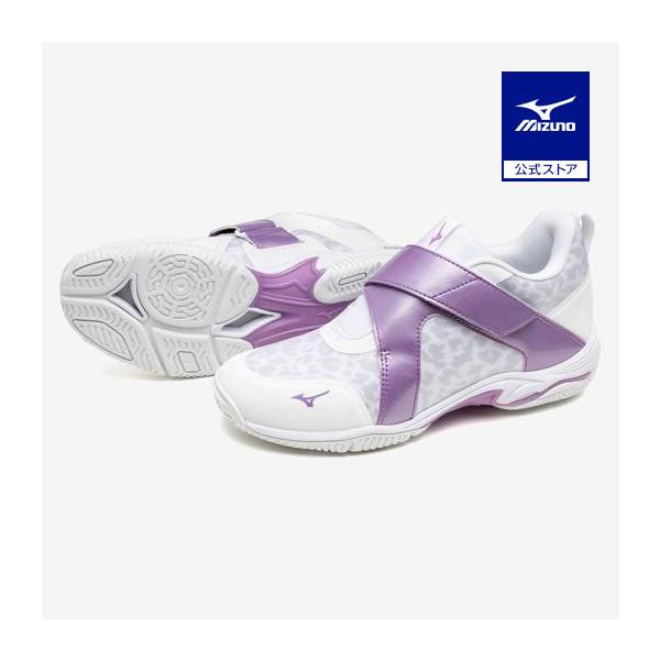 スタジオエクササイズにおすすめ！素早い脱ぎ履きをサポート、ミズノフィットネスシューズ最初の一足。