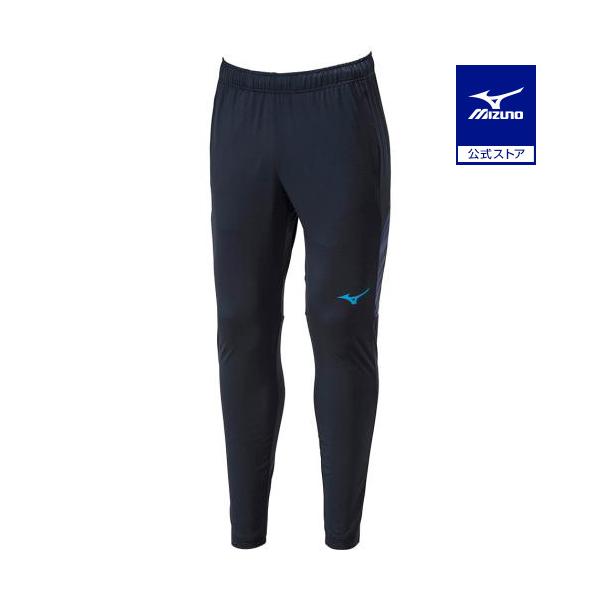 フットボールに求められるシルエットとストレッチ性を兼ね備えたウォームアップパンツ。吸汗速乾性とストレッチ性を備えた生地がプレー中でも動きやすい快適性を発揮し、フットボーラーをサポートします。プレーシーンから、移動での着用でも活躍します。※こ...