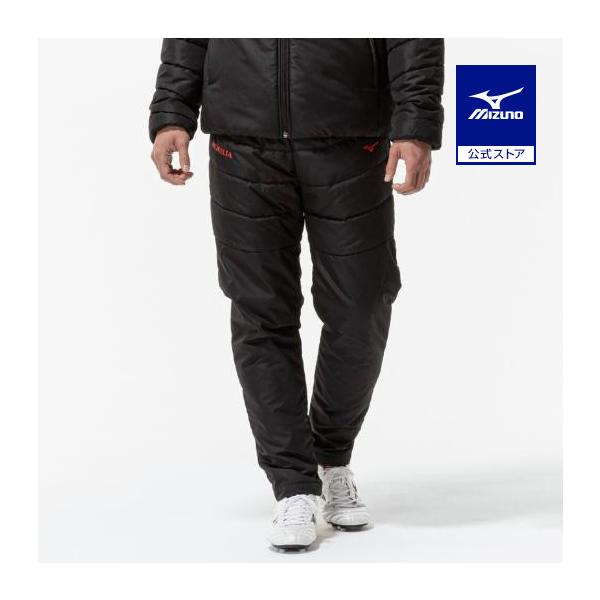 温かさと撥水性を備えた、中綿仕様のウォーマーパンツ。