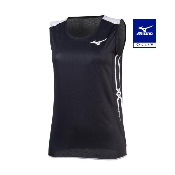 脇部分にMCラインが入ったレーシングウエア。肩部分をホワイトで切り替えたデザイン。