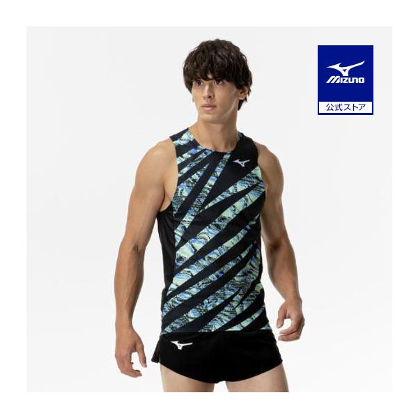 シーズンモチーフのプリント入りのレーシングシャツ。