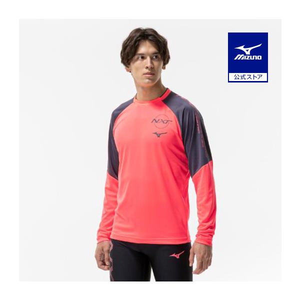 スポーティーなデザインのN-XT長袖シャツ。練習、移動着として着用できるアイテム。