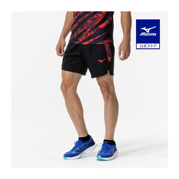 シーズンモチーフのプリント入りのプラクティスパンツ。