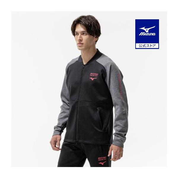 生地がよく伸びて快適に動けるスリムシルエットのスウェット