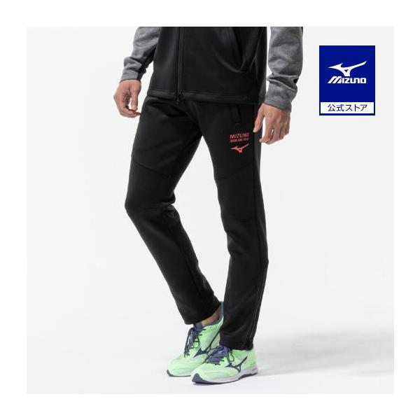 生地がよく伸びて快適に動けるスリムシルエットのスウェット