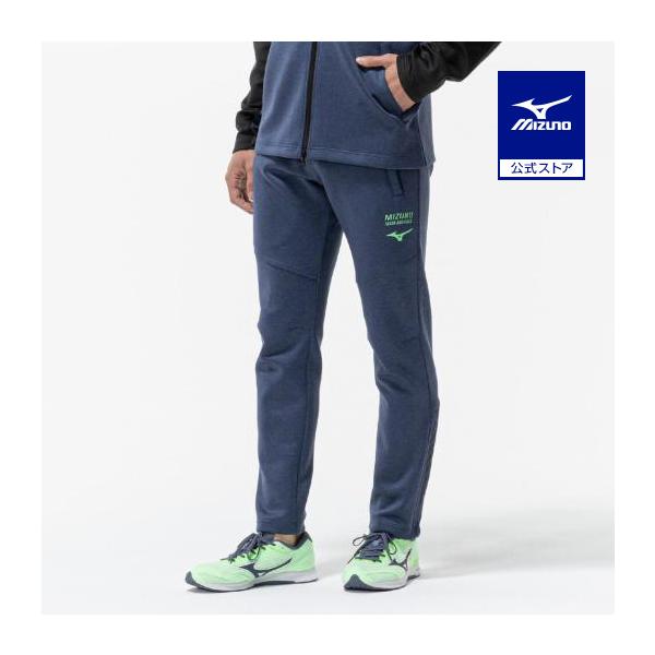 生地がよく伸びて快適に動けるスリムシルエットのスウェット