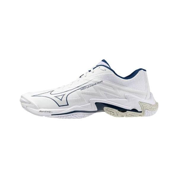 攻めも守りもキレッキレ。より高く、速く、跳びまわるために軽量性、クッション性を追求した1足。