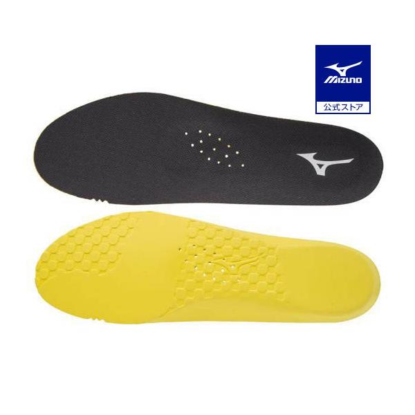 足の裏に沿うように立体成型された、クッション性・フィット感・耐久性を兼ね備えたインソール