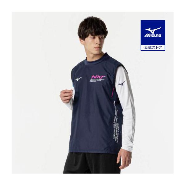 N-XT ロゴデザインのスポーティーなノースリーブタイプの動きやすく使いやすいピステが登場。練習時の肩回りの動かしやすさが特徴。