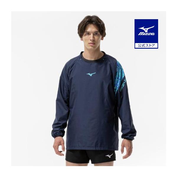 練習や移動に適した長袖のウォーマーシャツです。