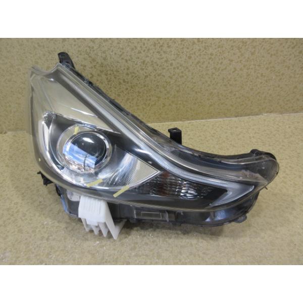 値下しました　プリウスα 後期　ハロゲン　ヘッドライト　ZVW40 左右セット トヨタ プリウス α ZVW40 ZVW41 後期 純正 LED 右 ヘッドライト 刻印