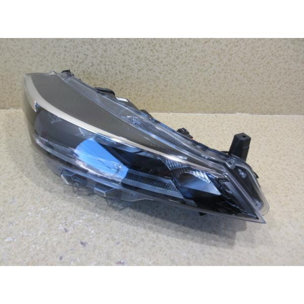 日産Ｐ15キックス　ヘッドライト右　美品　ハウジング 日産 キックス P15 純正 LED 右 ヘッドライト ICHIKOH 1989 26025