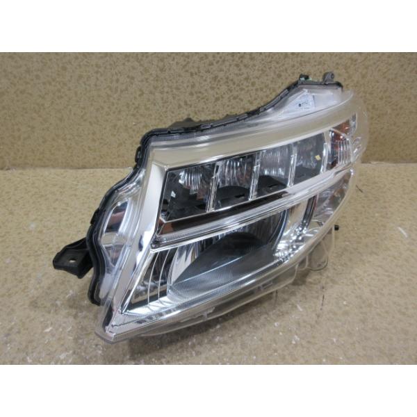 トヨタ ルーミー M900A M910A 純正 LED 左 ヘッドライト STANLEY W3918