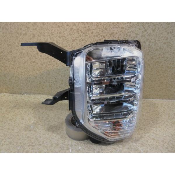 良品　三菱　eKクロス　B34W　純正　LED　左　ヘッドライト　KOITO　100-23773　MQ714719　刻印：C