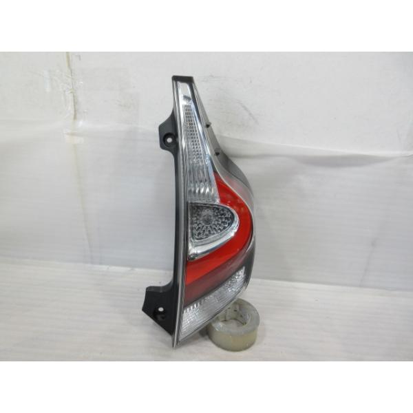 M*9様 トヨタアクア NHP10 純正 右テールランプ 良品 トヨタ アクア NHP10 後期 純正 右 テール ランプ : 株式