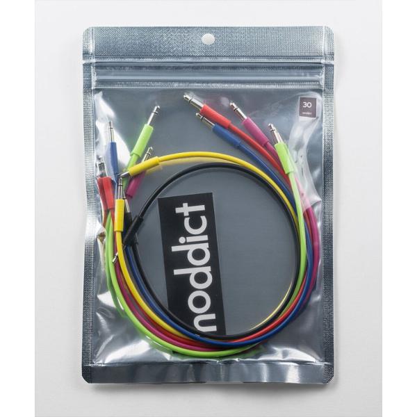 プラグが細く取り回しのしやすいパッチケーブル