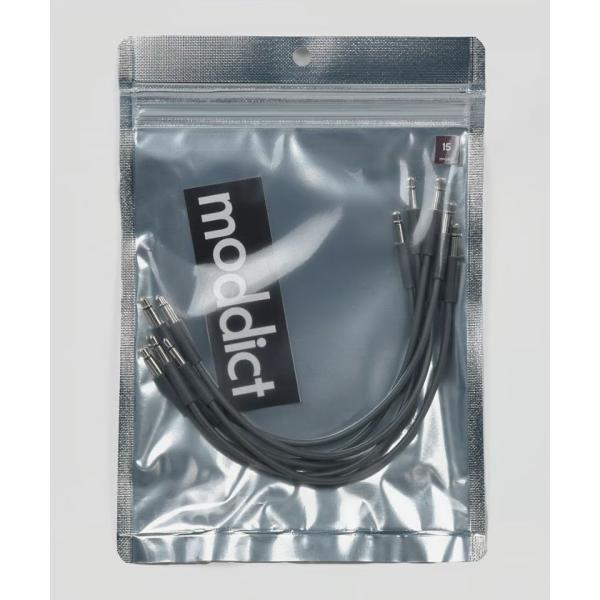 プラグが細く取り回しのしやすいパッチケーブル