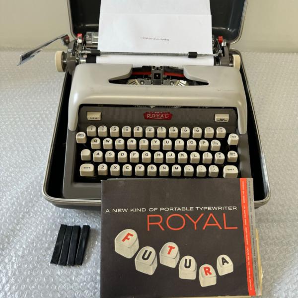 完動品 ROYAL FUTURA 800 ロイヤル タイプライター フトゥーラ 1958