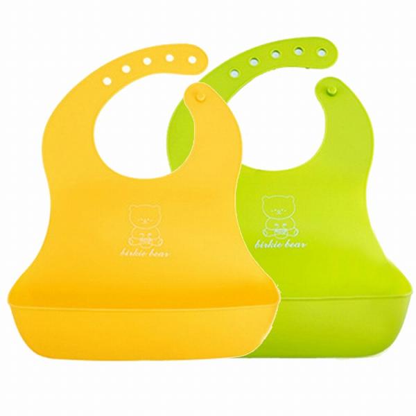 【思わずポロっをしっかりキャッチ】たくさん食べこぼしても安心！大きな受け皿ポケット付きで床に落とす心配はありません。 【簡単に水洗い可能・汚れのふき取りOK】シリコンの材質に似たTPE製のソフトタイなので、乾きやすく、がしがし水洗いができま...