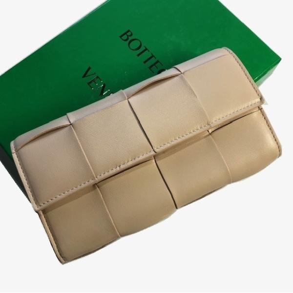 BOTTEGA VENETA（ボッテガ・ヴェネタ） カセット ラージ フラップ