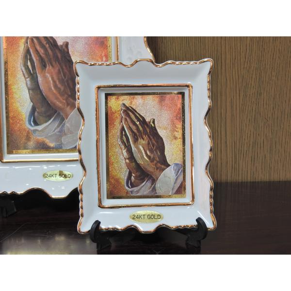 F̊pM() Praying square plate(S)