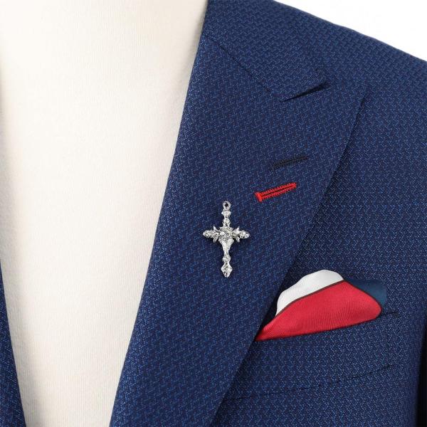 襟元にオシャレで華やかなワンポイント！ジャケットなどに付けるだけでイメージアップのアクセサリーバッジです。キラキラ輝きのあるラペルピンは洋服だけでなくバッグやポーチなどに付けていただいても大変オシャレです。