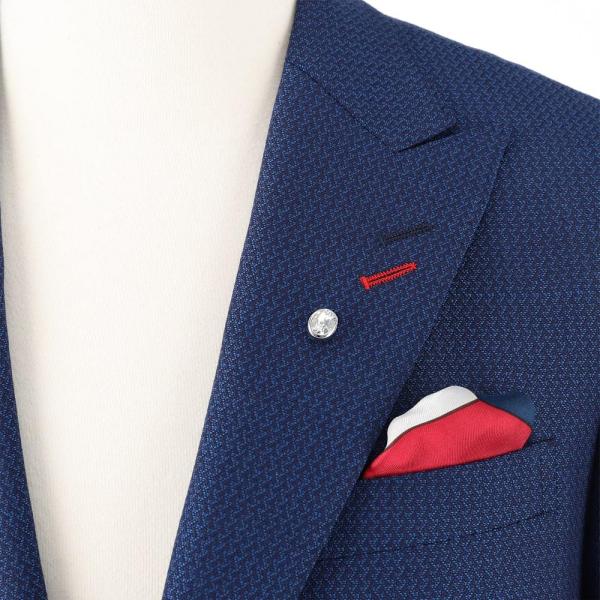 襟元にオシャレで華やかなワンポイント！ジャケットなどに付けるだけでイメージアップのアクセサリーバッジです。キラキラ輝きのあるラペルピンは洋服だけでなくバッグやポーチなどに付けていただいても大変オシャレです。