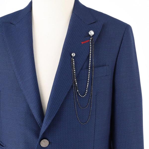 襟元にオシャレで華やかなワンポイント！ジャケットなどに付けるだけでイメージアップのアクセサリーバッジです。キラキラ輝きのあるラペルピンは洋服だけでなくバッグやポーチなどに付けていただいても大変オシャレです。