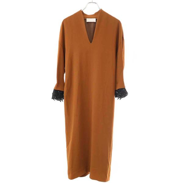 mame mame kurogouchi マメ クロゴウチ 20AW Embroidery Cuffs V-Neck