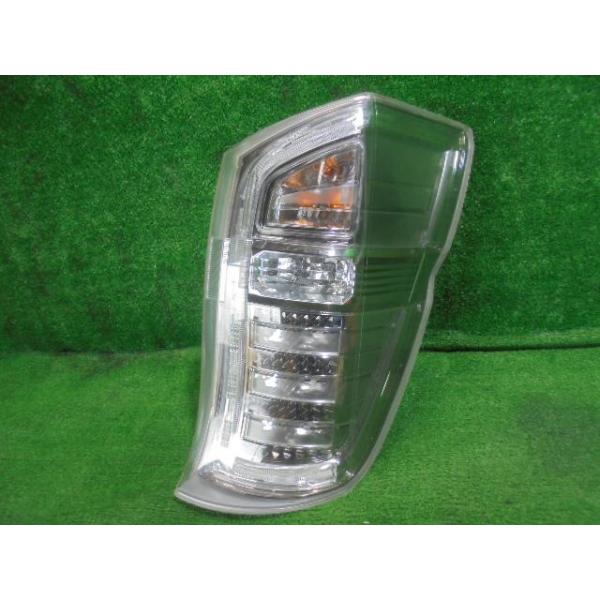 ステップワゴン DBA-RK6 右テールランプ 33500-SZW-J31 (Mogee FD1521