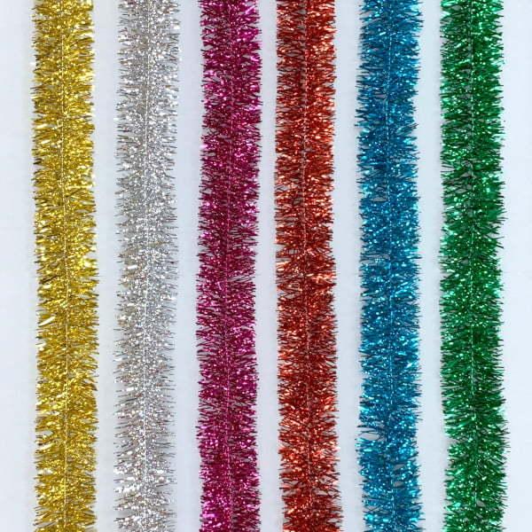 パーティーやクリスマスやイベントなど、色々な場面で飾れる、キラキラ光るメッキカラーのモールです。■長さ : 約160cm■太さ : 約10cm■色 : 左より金色・銀色・ピンク色・赤色・水色・緑色の6種類■材質 : PVC※モールは全て巻き...
