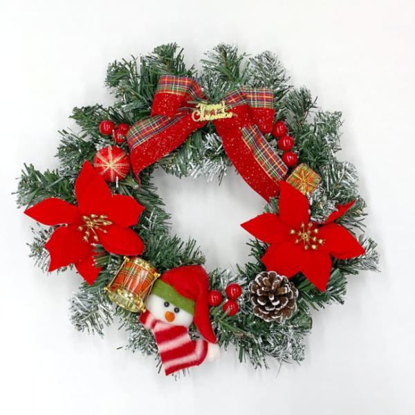 クリスマスにドアや壁に飾る造花のリースです。■直径 : 約30cm■奥行 : 約6cm■材質 : PVC・ポリエステル