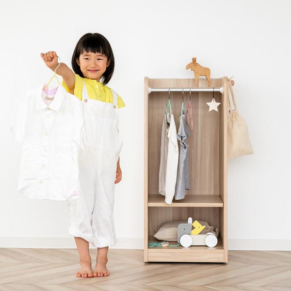 【美品】子供用　キャビネット　ハンガーラック　北欧　モダン ハンガーラック 幅121cm 「たたむ×掛ける」 VKH-7275を激安で