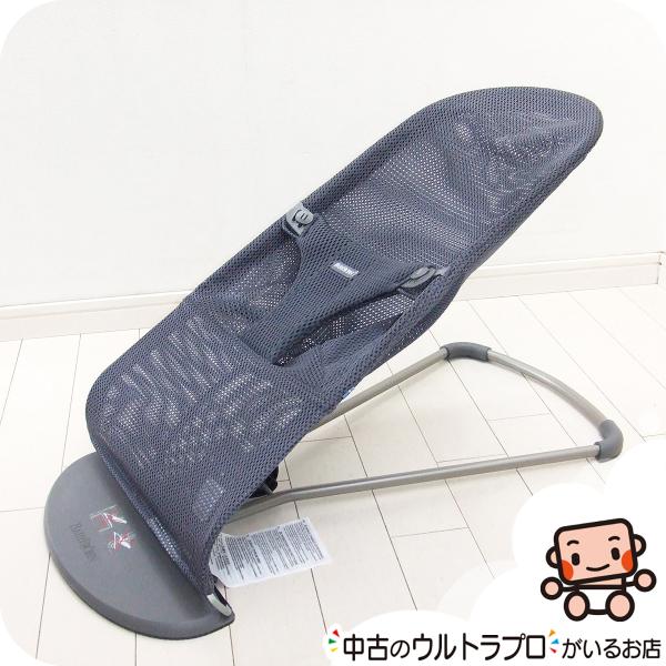 ■ 商品のご説明大人気のバウンサー★ベビービョルンのベビーシッターとしての進化版『ブリス』です。【製品仕様】現状優先・対象年齢：1カ月〜24カ月頃・本体重量：約2.1kg・サイズ：幅 約39×奥行 約89×高さ 46〜58cm