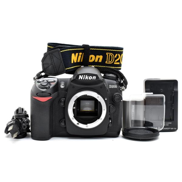 Nikon D200 ニコン デジタル一眼レフカメラ : MOMO'S SHOP 2号店
