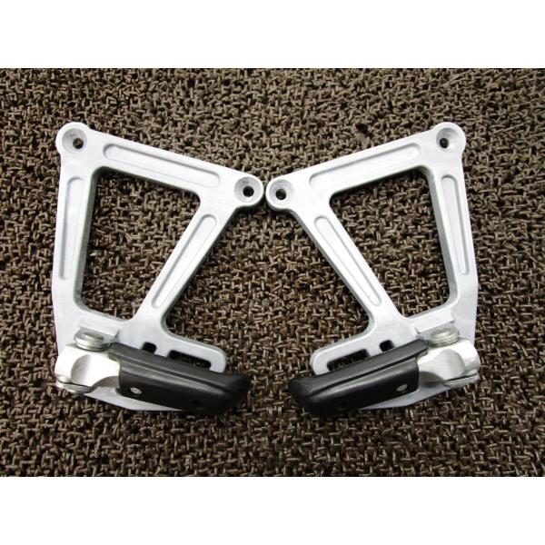 KTM 640LC4 スーパーモト タンデムステップ ステー 左右 △X743！VBKGSL KTM 【 584 】 キャブ車 動画有