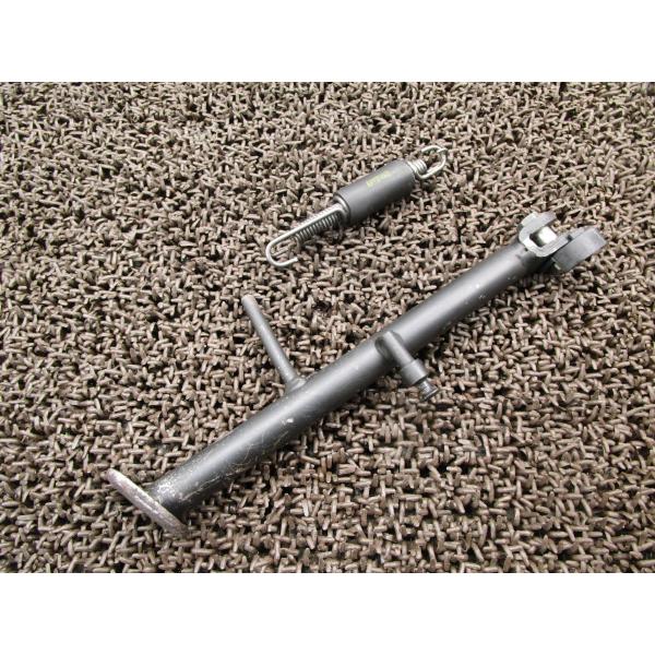 アプリリア RS4 125　サイドスタンド商品説明始動確認済み車両からの取り外しとなります。使用感等に伴うキズ、サビございます。接地面に削れございます。商品の状態は、画像にてご確認下さい。修復素材に、いかがですか♪中古品の為、神経質な方のご...