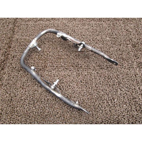 XL200R　シートフレーム商品説明始動確認済み車両からの取り外しとなります。使用感等に伴うキズ、サビございます。商品の状態は、画像にてご確認下さい。修復素材に、いかがですか♪中古品の為、神経質な方のご入札はご遠慮願います。【車両情報】■メ...