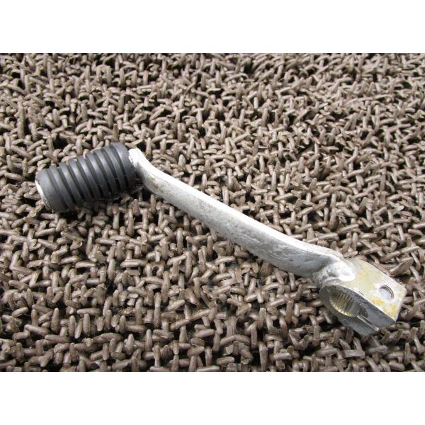 スパーダ　チェンジペダル商品説明始動確認済み車両からの取り外しとなります。使用感等に伴うキズ、サビございます。商品の状態は、画像にてご確認下さい。修復素材に、いかがですか♪中古品の為、神経質な方のご入札はご遠慮願います。【車両情報】■メーカ...